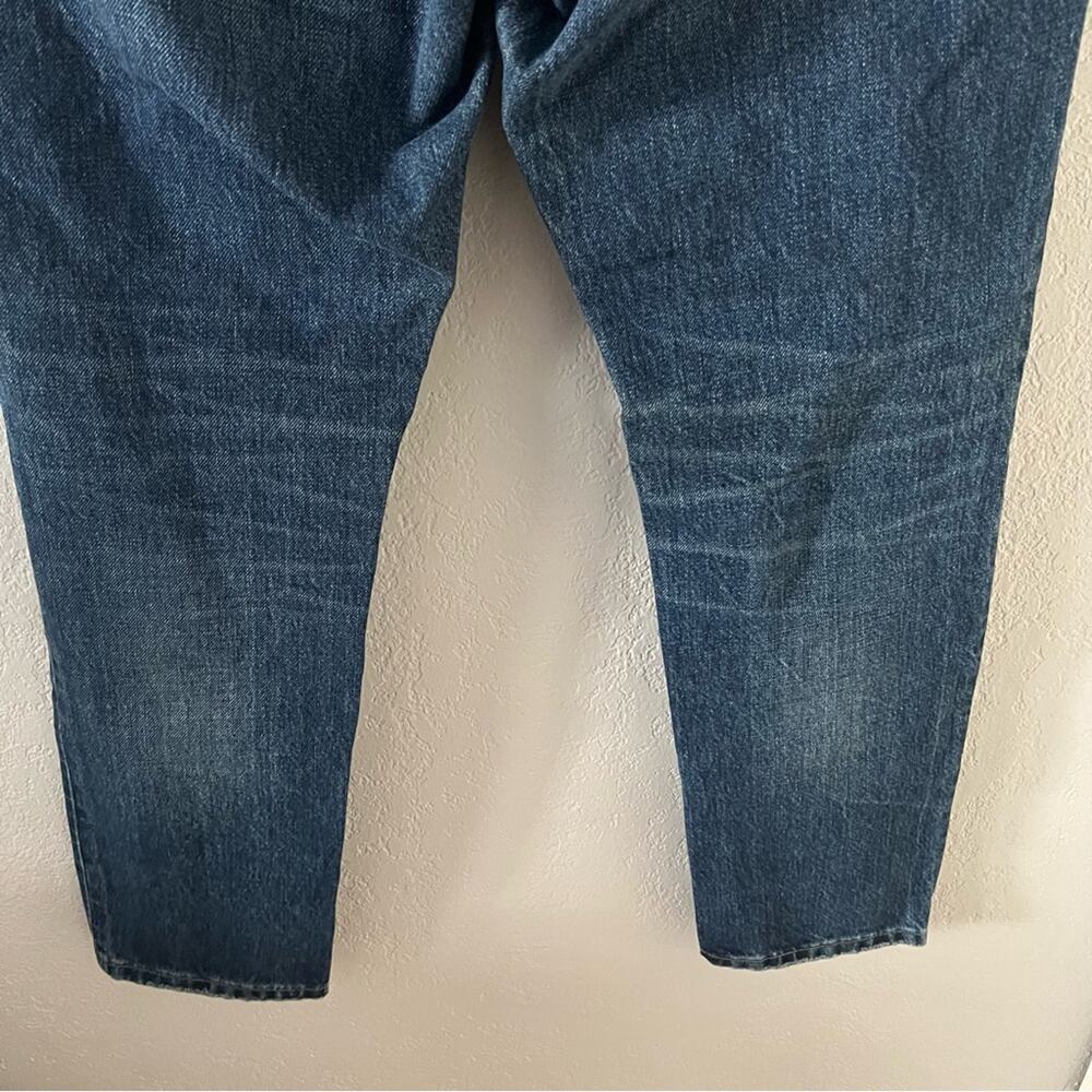 Everlane The Cheeky Crop Jeans in Distressed Medium Wash - Picture 8 of 9
